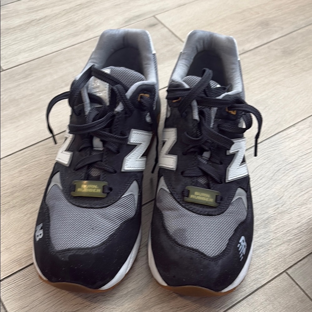 New Balance Black and Gray Streamlined Sneakers